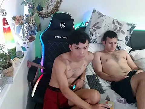 Kevinjchan1 Show in webcam