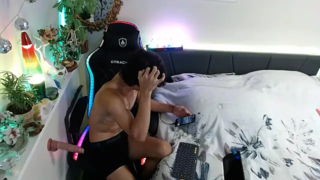 Kevinjchan1 Show in webcam