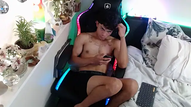 Kevinjchan1 Шоу с уебкамера