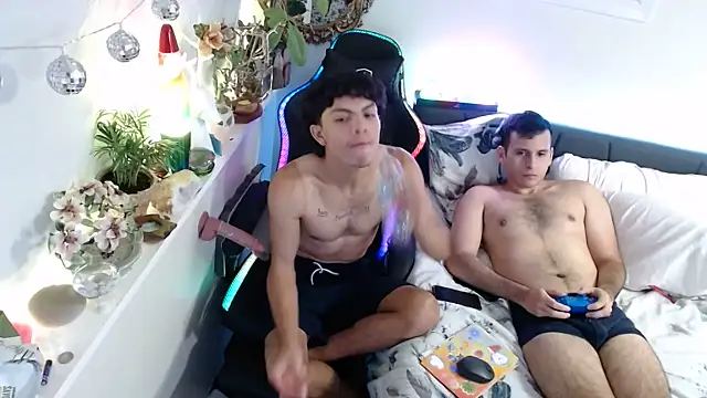 Show modela Kevinjchan1 na web-kameri