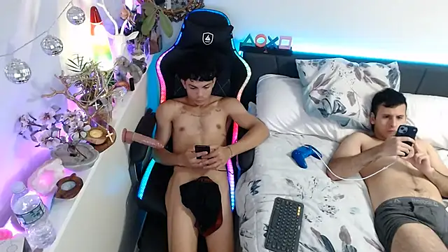 Kevinjchan1 Show in webcam