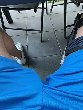JJloolf webcam show