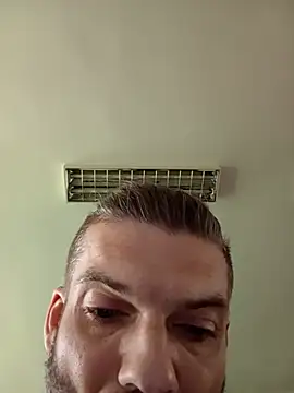 SlaveBoyForGirls32 Show in webcam