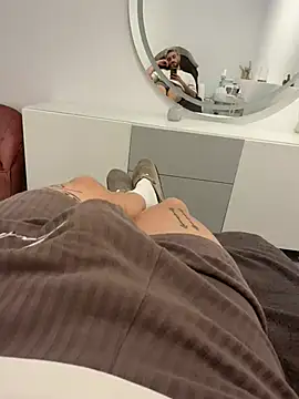 RealDeal2000xxx Webcam Show