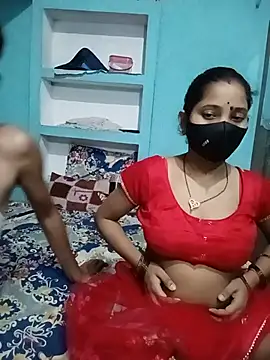 RoyalDesiCouple Show in webcam