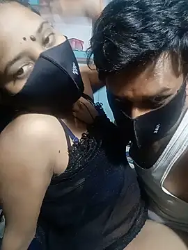 RoyalDesiCouple webcam show