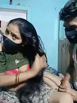 הופעת וובקאם של RoyalDesiCouple