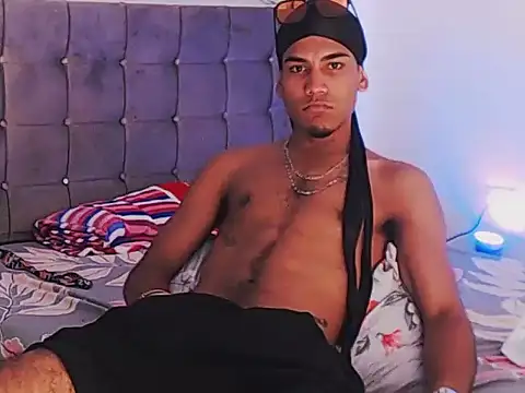BlackDiamomd1559 webcam show