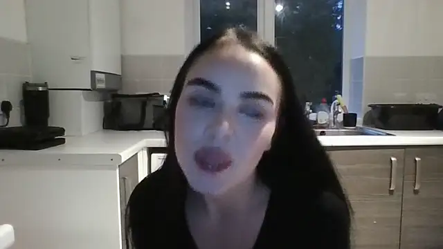 Quinn-18XX – Live XXX-chat