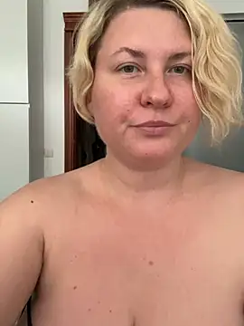 Show modela VioAsh na web-kameri