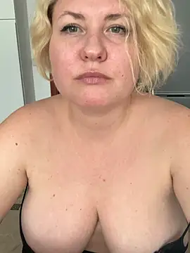 Show modela VioAsh na web-kameri