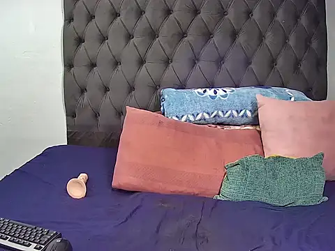 Puxxyclutt's Live XXX Chat