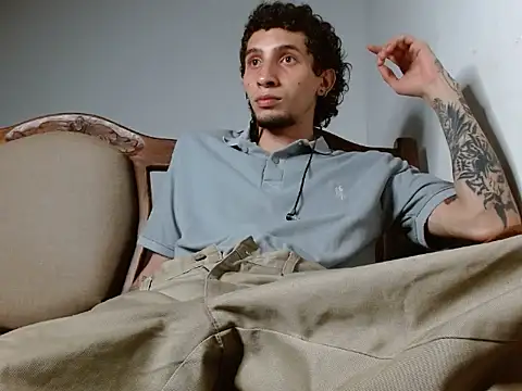 הופעת וובקאם של baby_hot2104