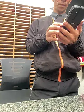 michael_close26 Show Webcam
