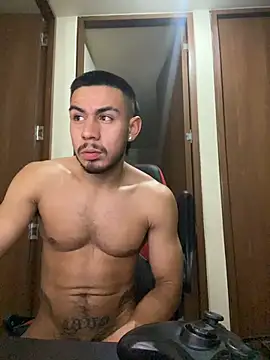 הופעת וובקאם של Taylor_DiamondBoy