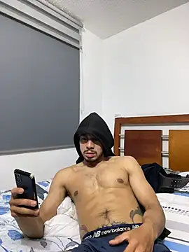 Taylor_DiamondBoy: вебкам-шоу