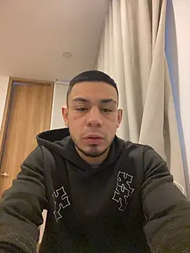 Taylor_DiamondBoy: διαδικτυακό σόου στην κάμερα