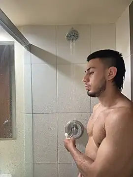 Taylor_DiamondBoy – Kamerová šou