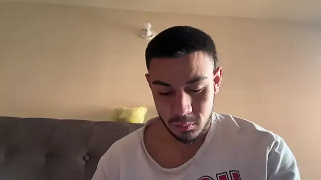 Taylor_DiamondBoy: διαδικτυακό σόου στην κάμερα