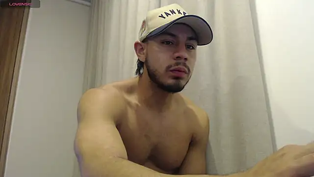 Pokazy przed kamerką – Taylor_DiamondBoy