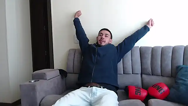 Taylor_DiamondBoy: διαδικτυακό σόου στην κάμερα