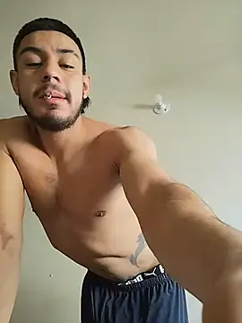 Taylor_DiamondBoy: διαδικτυακό σόου στην κάμερα