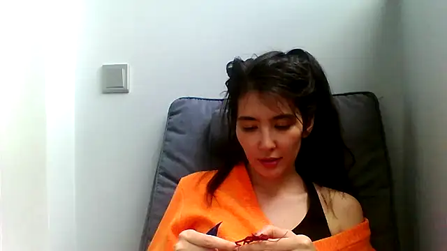 Luneyaa's Webcam Show