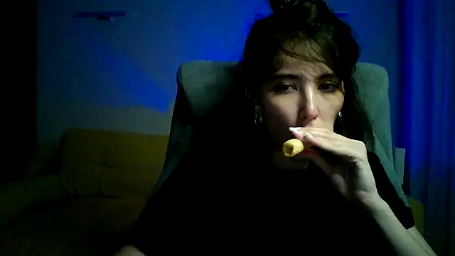 Luneyaa Webcam-Show