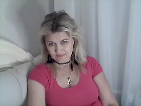 Tareliy élő XXX-chatje