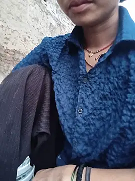 Kaviya_Cute's Live Chat Room