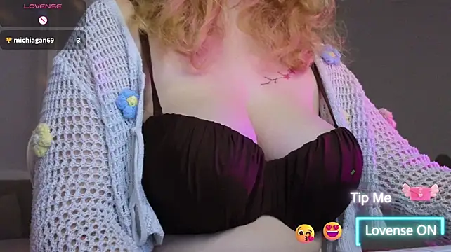 SweetieAnny webcam show