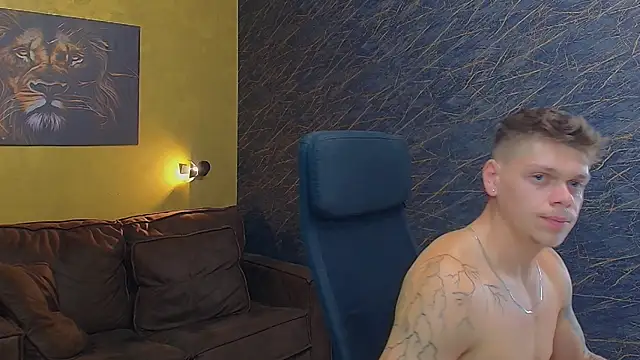 NicoTroy: вебкам-шоу