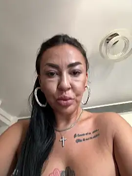 MaiaGold69 Live XXX Chat