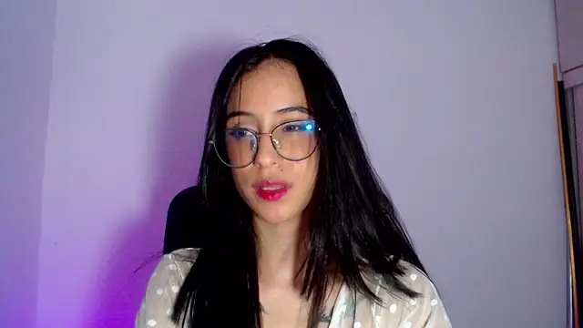 luna_blossom_'s Live XXX Chat