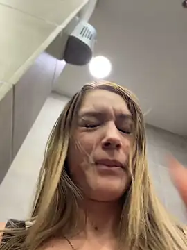 AnaCooper Show in webcam