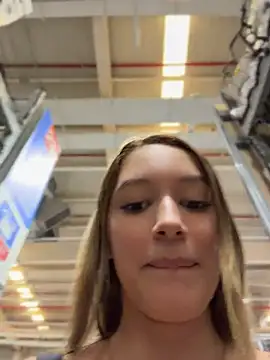 AnaCooper Show in webcam