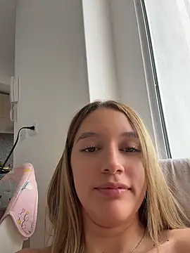 AnaCooper Adlı Modelin Canlı XXX Sohbeti
