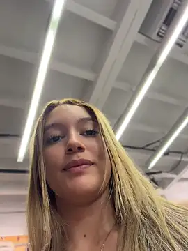 AnaCooper Show in webcam