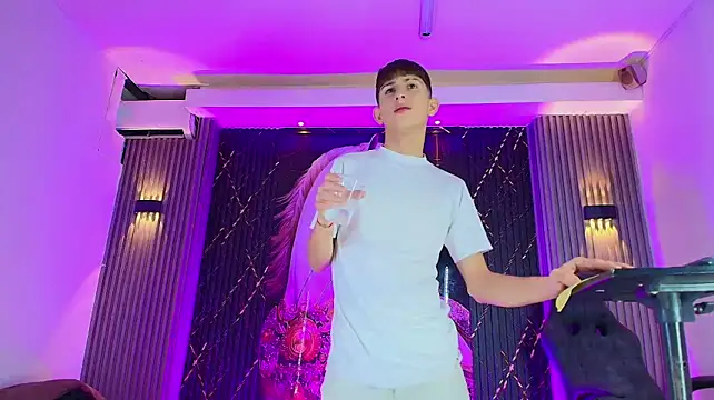 The_Boy_King_ 网络视讯表演