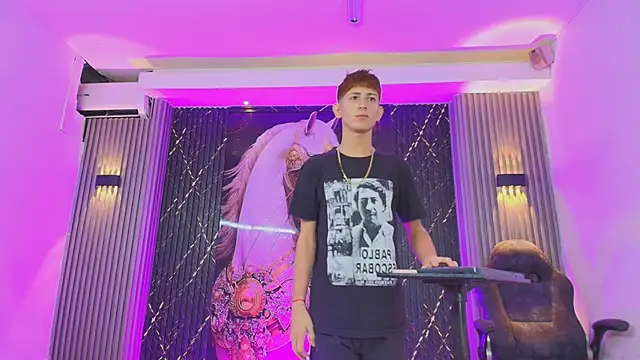 Show de The_Boy_King_ na webcam