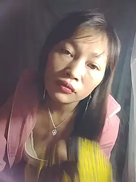 Buong-binh Adlı Modelin Canlı XXX Sohbeti