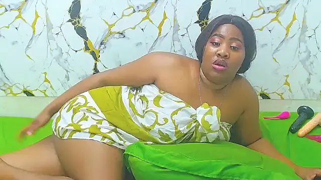 IvoryGoddess Show in webcam