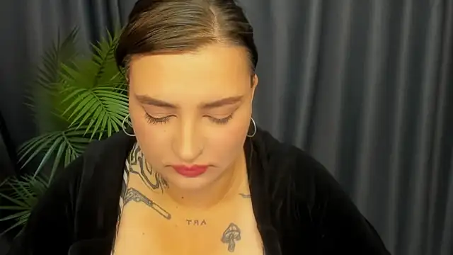 NikkiSummer's Live XXX Chat