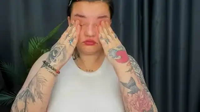 NikkiSummer's Live XXX Chat
