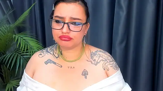 NikkiSummer Chat XXX live