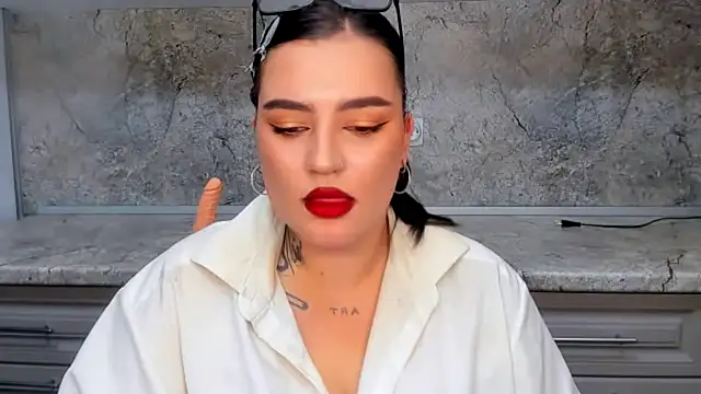 NikkiSummer's Live XXX Chat