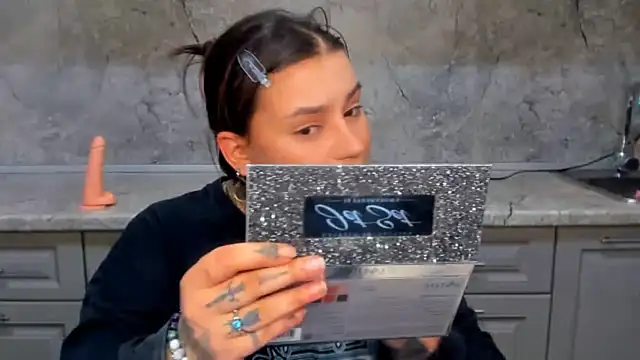NikkiSummer's Live XXX Chat