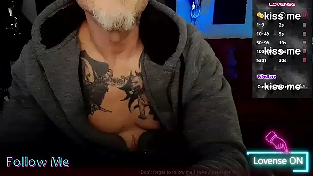 KnoxxBlack webkamerás műsora