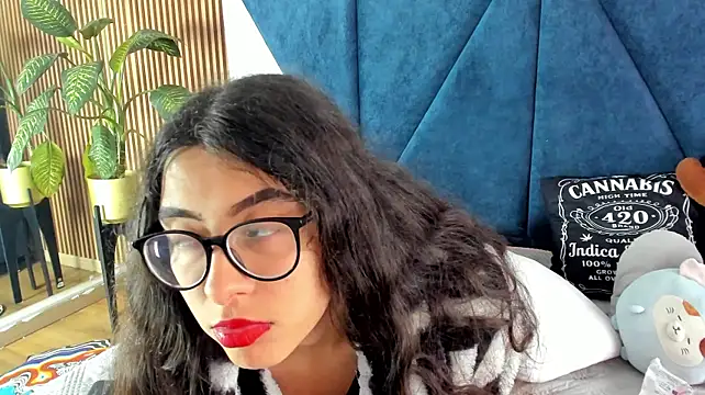 Show modela Olivia_Collinns1 na web-kameri