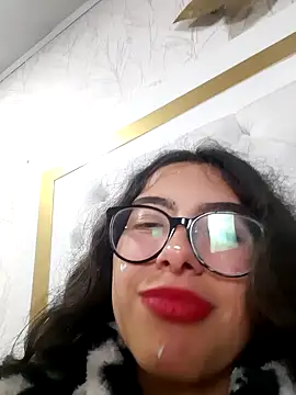 Olivia_Collinns1n Webbikameraesitys